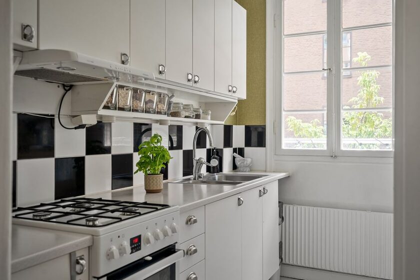 Meuble colonne au-dessus du lave-linge Homcom